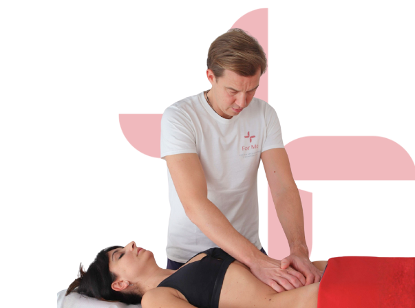 Scopri l'osteopatia a Bergamo con For Me. Trattamenti personalizzati per il tuo equilibrio e benessere. Prenota la visita con un osteopata a Curno, Bergamo!